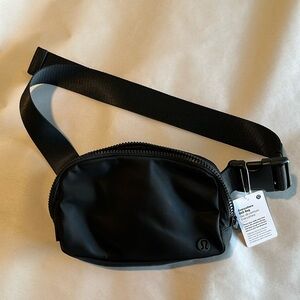 NWT Lululemon everywhere belt bag 1L in black